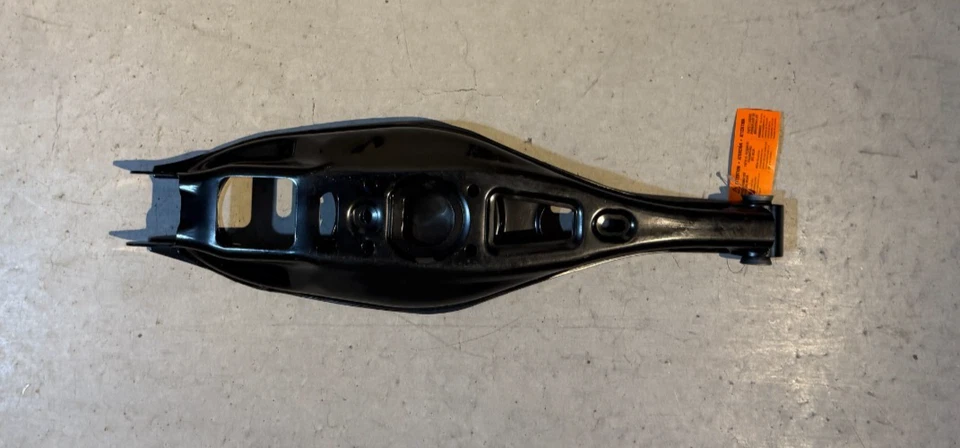 Dorman 526-135 Rear Lower Rearward Suspension Control Arm  84059879, 84557852 - Image 3 of 4