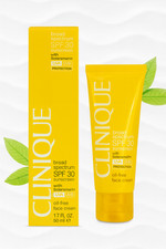 Clinique SPF 30 Crema Viso Solare Antirughe, 1,7 Once / 50 ml Nuova con Scatola