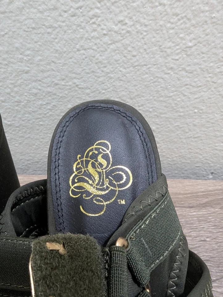 Zapatos de salón Liliana verde oscuro con correa al tobillo talla 9 Foto 3 de 4