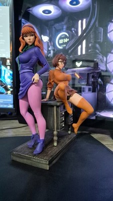 Custom 3D Printed Daphne & Velma Figure Scooby-Doo (25cm) Hand-Painted Resin Sta
