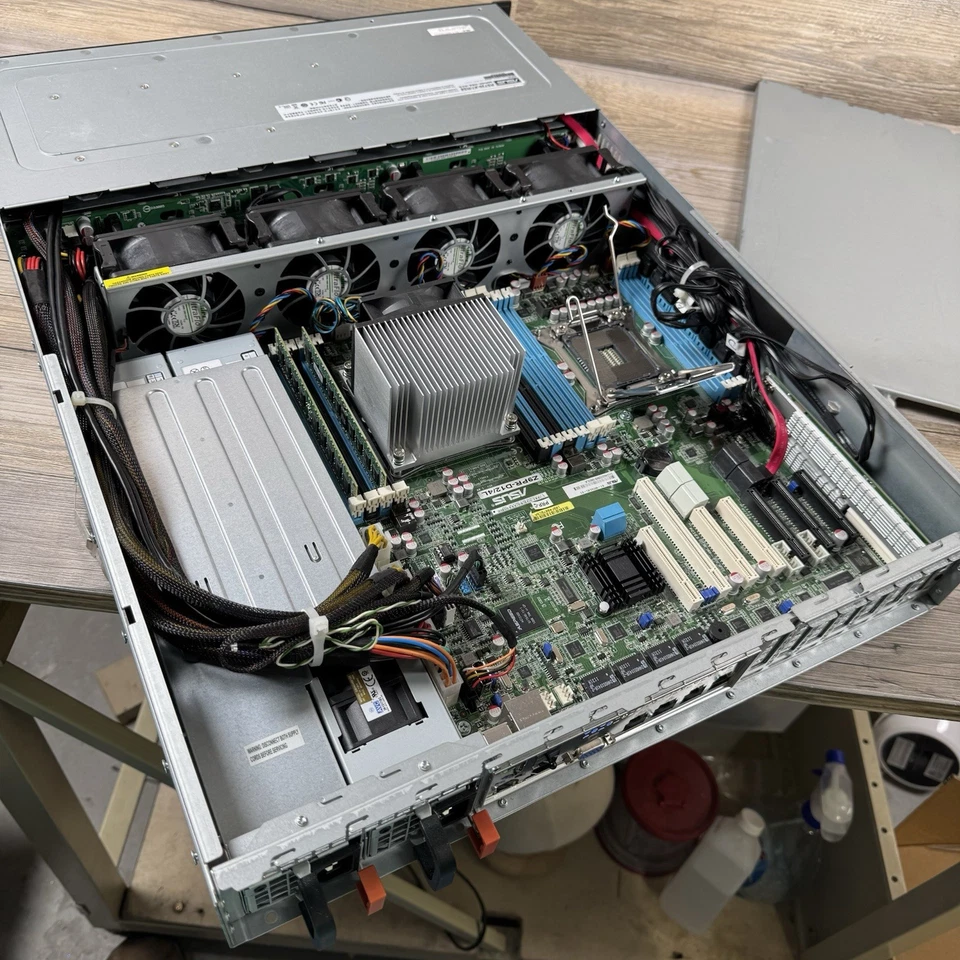 Asus RS720-X7/RS8 Server See Description Make Offer - Image 4 of 4