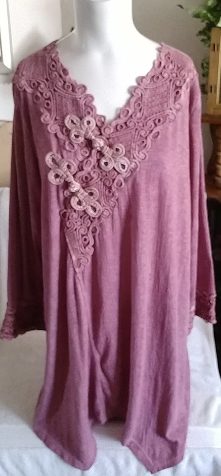Blusa túnica Pretty Angel Blush dobladillo desigual ganchillo encaje babero y puño talla L nueva sin etiquetas
