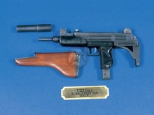 Subfusil Verlinden 1/4 Uzi IMI (MP-2) con culata de madera y supresor 2558