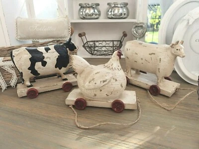CLAYRE & EEF Deko Figur KUH HAHN HUHN AUF RÄDERN 11/17x12 beige Polyresin Shabby - Bild 1 von 2