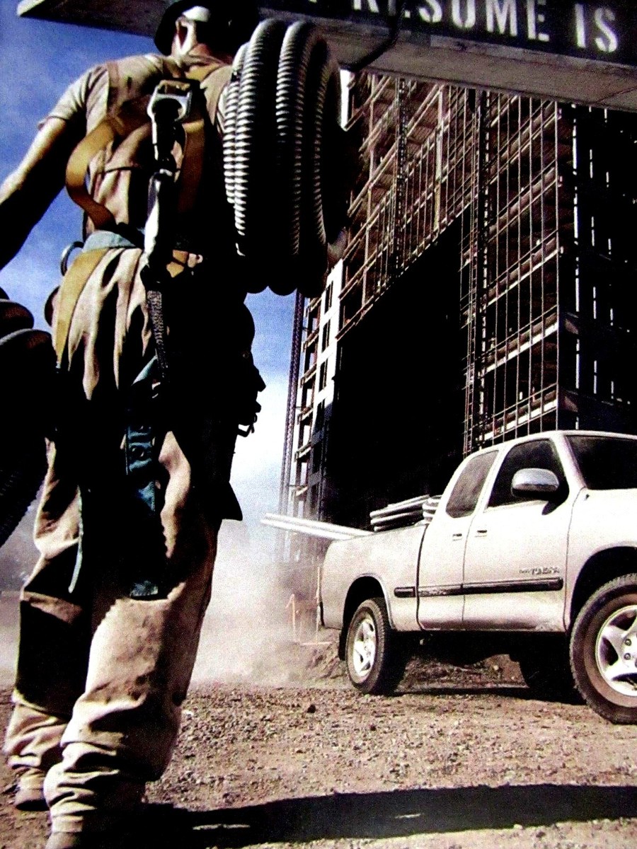 2002 Toyota TUNDRA Double Cab IRON Worker Original Print Ad 8.5 x