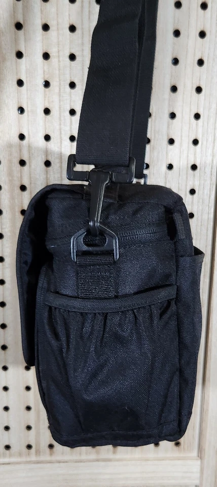 Lowepro Adventura 140 Bolso de Hombro Cámara Almacenamiento Ranura para Tarjetas Lente Bolsillos Acolchados Foto 3 de 4