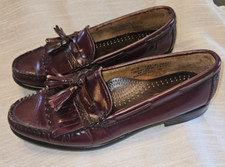 G.H. Bass and Co. Men s 10 D Burgundy Leather Slip Tassel Loafers Dress Shoes