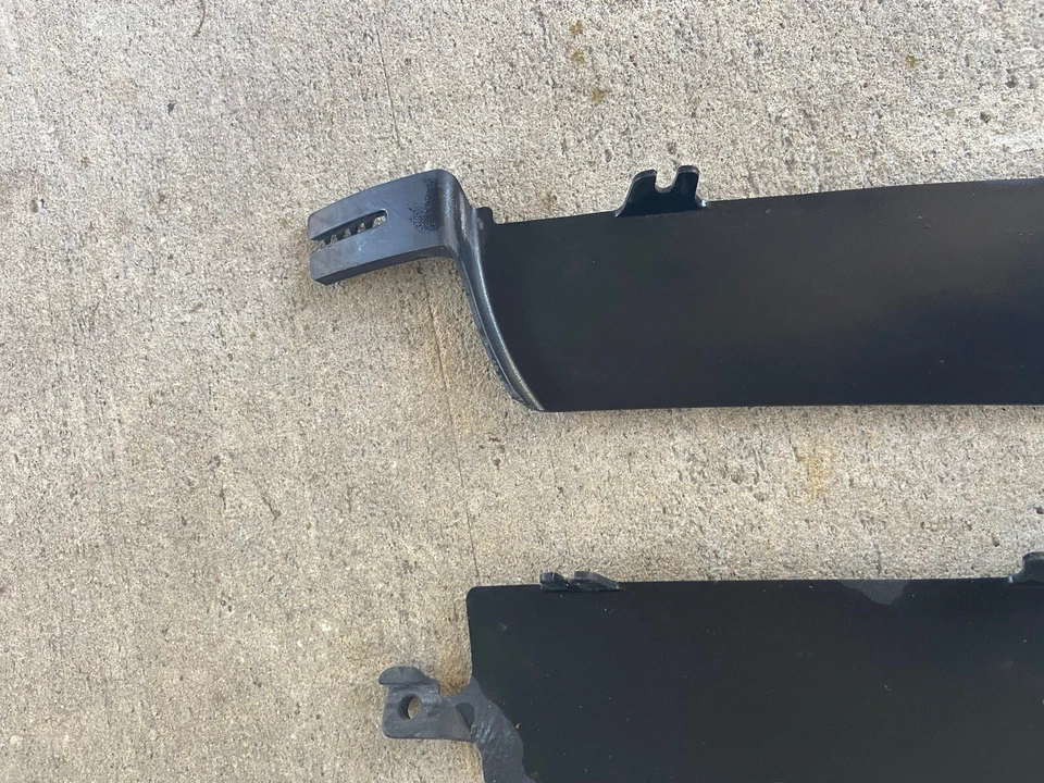 03-11 Cubierta de luz antiniebla para parachoques delantero Lincoln Town Car lado derecho y derecho 3W1X-17E8-11AA Foto 3 de 4