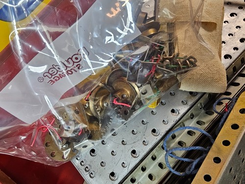 1958 Gilbert Action Conveyor Belt Erector Set NO. 10063 - Complete - Working! - Picture 10 of 24