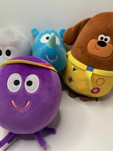 Juego de peluches CBeebies Hey Duggee Sounds paquete de peluches (B2) - Imagen 6 de 8