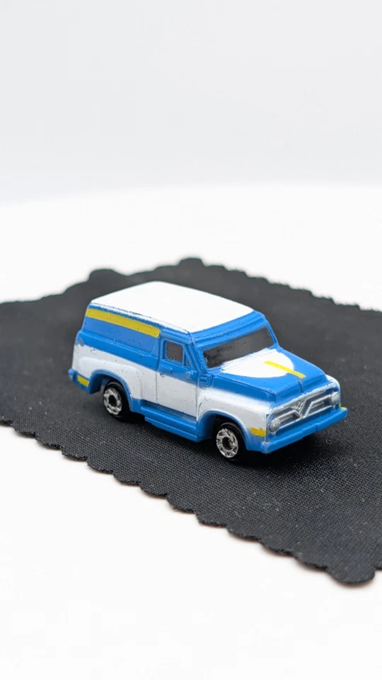 RARE Micro Machines Blue Ford Panel Truck 1994 Hot Deals Bonus Car - Image 3 of 4
