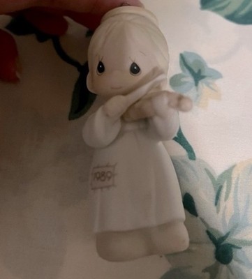 Precious Moments ''Oh Holy Night'' Porcelain Girl Figurine 5''