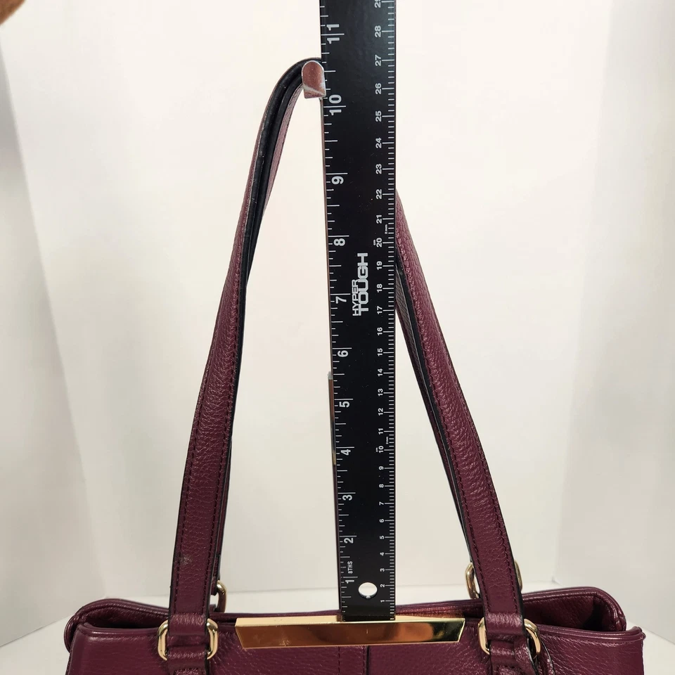 Bolso de hombro Giani Bernini de cuero borgoña con herrajes dorados Foto 4 de 4