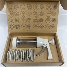 The Pampered Chef Cookie Press Set 16 Asst Discs #1525 New In Box NIB