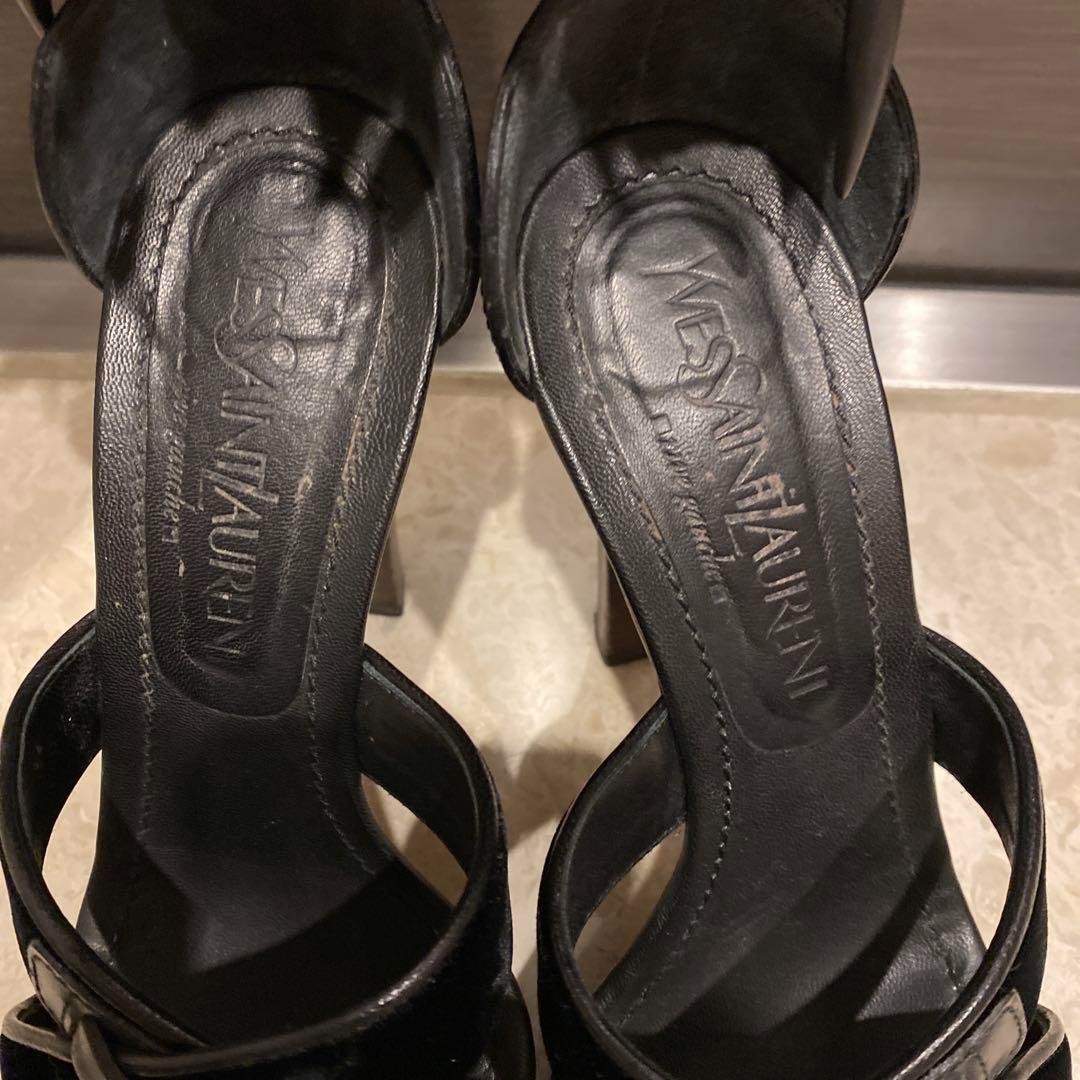 YVES SAINT LAURENT sandali con tacco alto plateau velluto pelliccia nero
