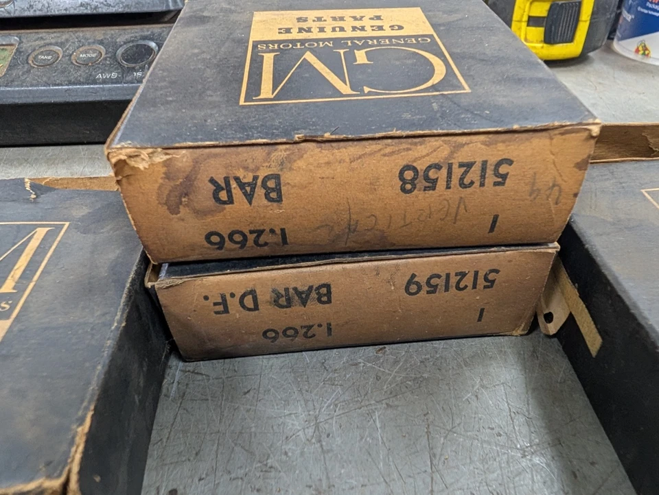 Juego de 8 piezas de barras de rejilla Pontiac 1949 moldura de dientes frontal Chieftain Streamliner nuevo de stock Foto 4 de 4