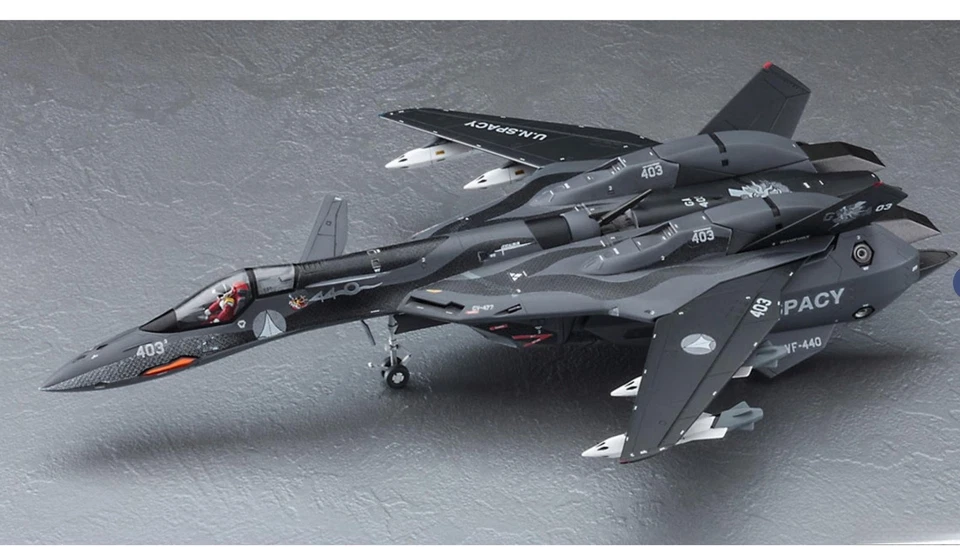 HASEGAWA 65870 1/72 VF-19A `SVF-440 Dullahans`w/Fast Pack&High Maneuver Missile - Image 2 of 4