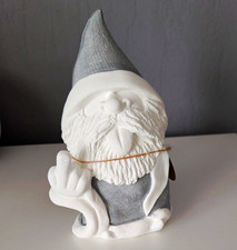 Handmade Wichtel Figur Weihnachten Textil wei&szlig;/grau 15 cm freistehend