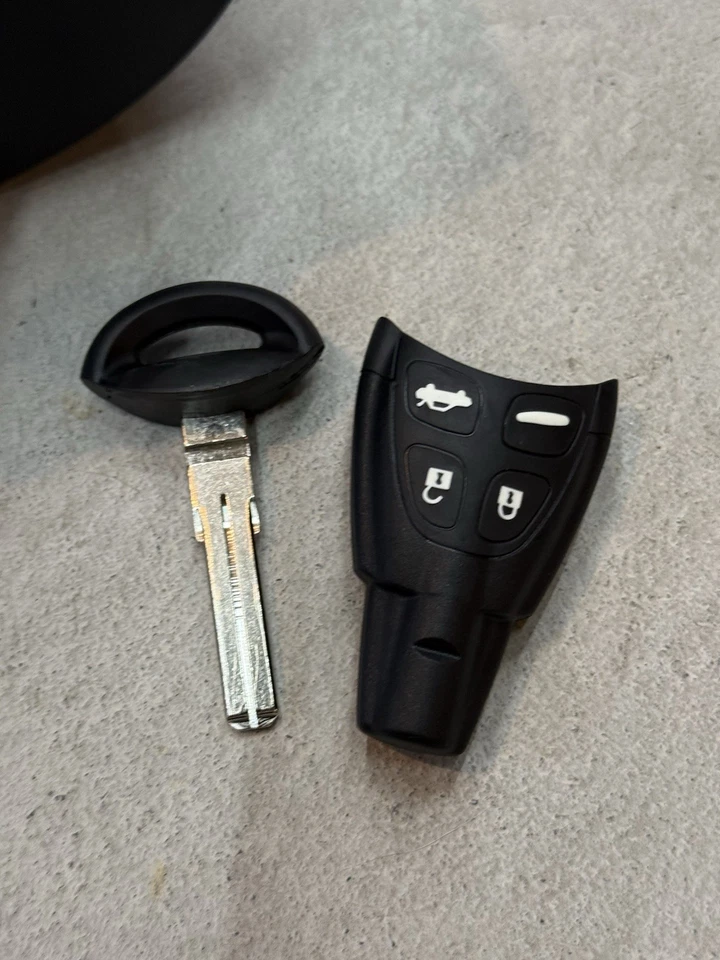 2003-2011 Saab 9-3 CIM Central Integrated Module  2 Keys & PIN Code 12769673 - Image 3 of 4