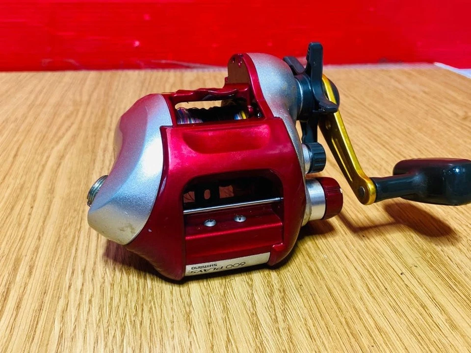 Mulinello elettrico Shimano Tankenmari System rosso/argento usato - Immagine 4 di 4