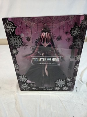 Monster High Howliday: Winter Edition Draculaura Doll 2022 Mattel Creations