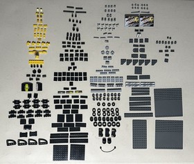 LEGO Racers: Tuner Garage (8681), Complete w/ Manual, Minifigs, & Box