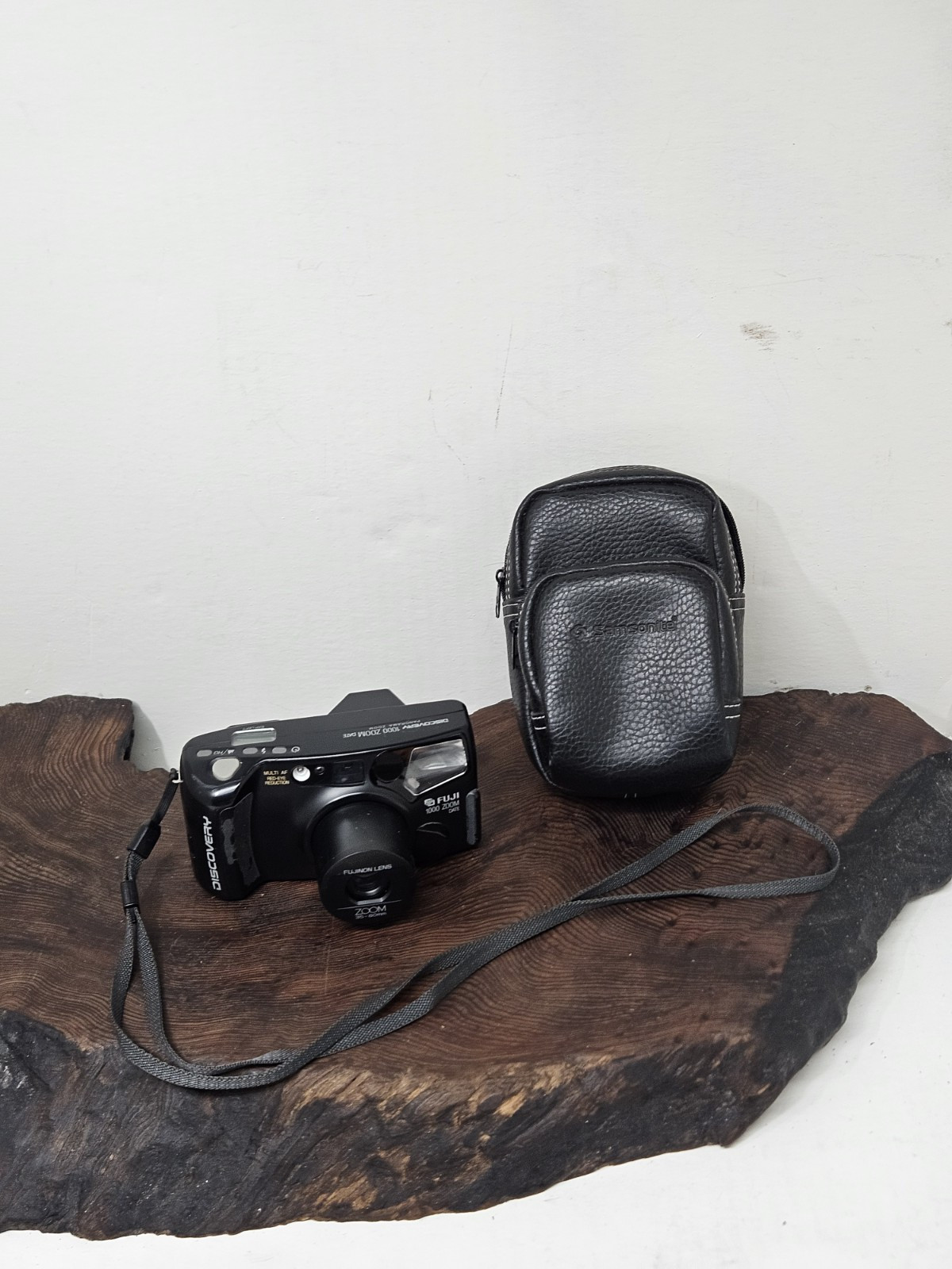 FUJI 1000 Zoom Date Panorama Camera 35-80mm Lens with Case and New Battery