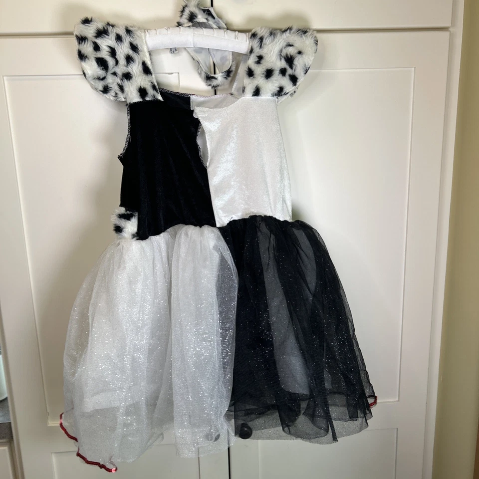 Disfraz Cruella De Vil para niña blanco y negro con detalles de piel talla grande Foto 3 de 4