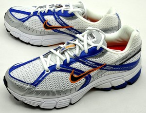 nike sports shoes price