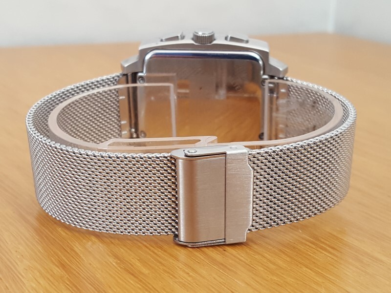 Guess Brushed Silver Logo Watch Case Back Waterpro Guess Water Pro White Dial Crystal Accent Silver Tone Case  main image 4