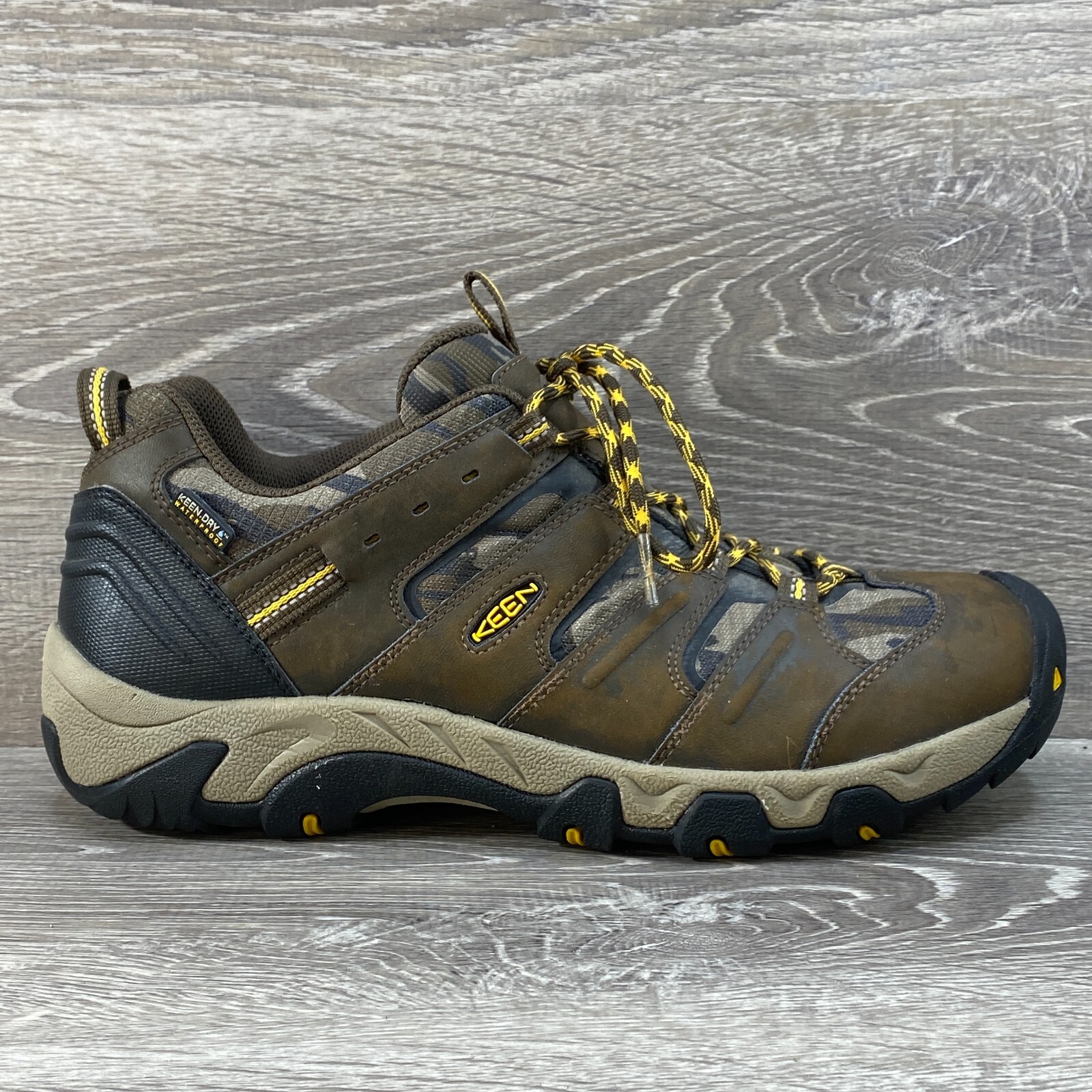 Scarpe impermeabili leggere Keen Koven da uomo taglia 11 rovere muschio basso fondo terra