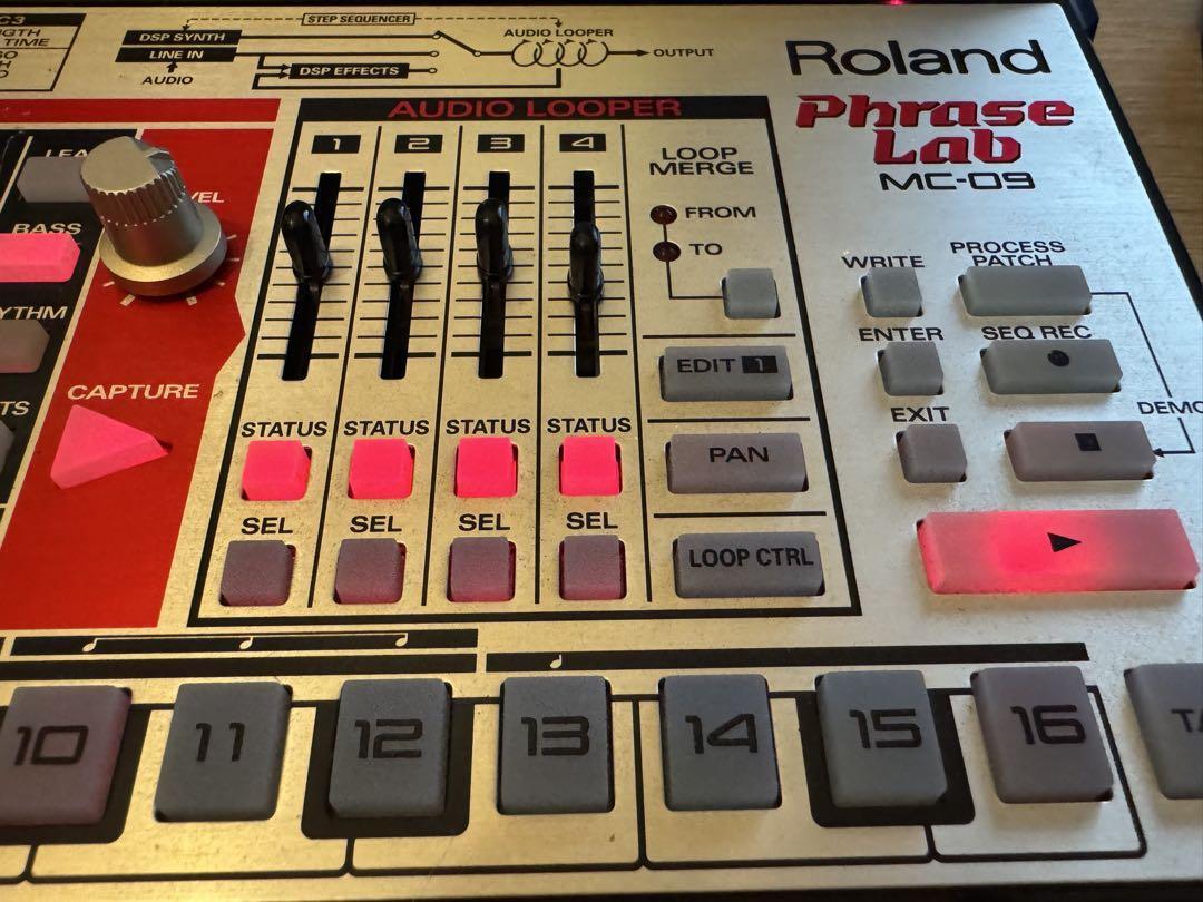 Roland　MC-09 MATRIXSYNTH: Roland MC-09 Phrase Lab Modeling Synth with