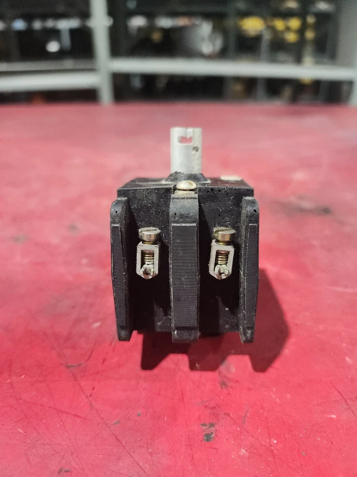 NOVO NA CAIXA ALLEN BRADLY PILOT LIGHT 240V 60HZ 800T-PK26 SER A - Imagem 3 de 4