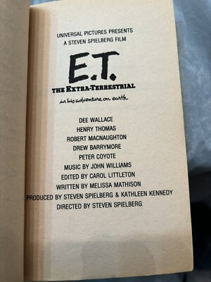 E.T. The Extra-Terrestrial Paperback Book William Kotzwinkle 1982