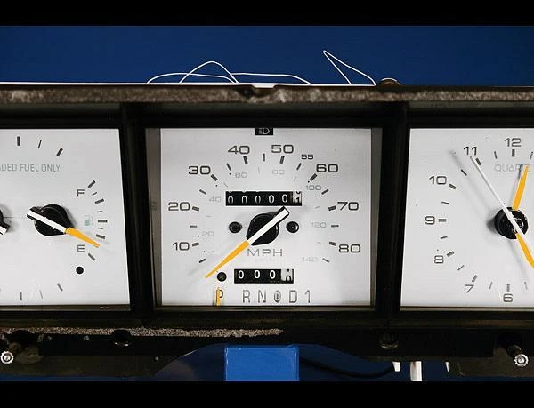 Белые лицевые датчики для базовой модели Lincoln Town Car 1985-1989 годов выпуска - Изображение 3 из 4