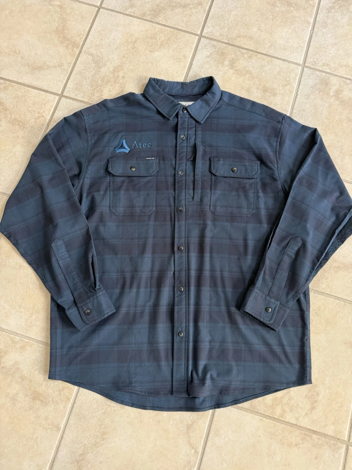 Poncho Men's Flannel Dark Blue Plaid Size Xlarge Regular Fit Magnetic Pockets