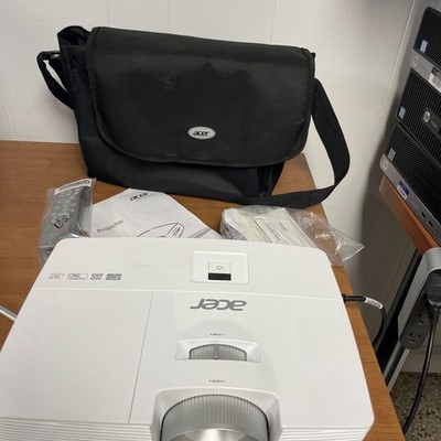 Acer Projector H5380BD DLP Model H5380BD