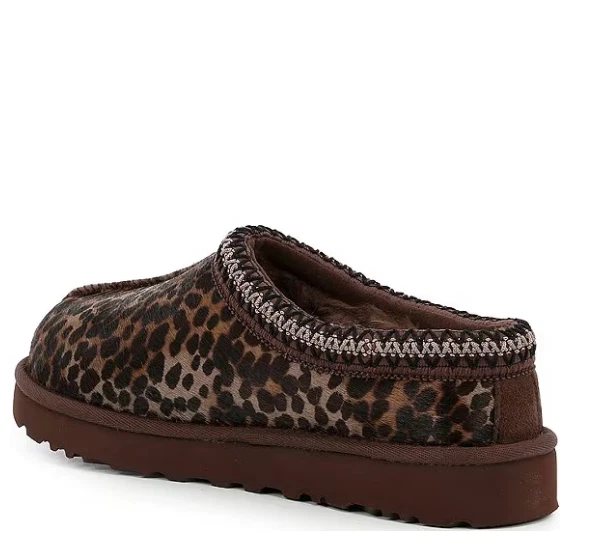 Zapatillas zueco de pelo de becerro UGG para mujer Tasmania Caspio con estampado de animales manchados, quemadas C Foto 2 de 4