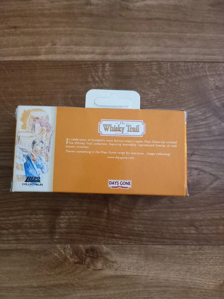 Lledo Days Gone Whisky Trail DG050043 Bull Nose Morris Van Famous Grouse + Box - Image 2 of 4