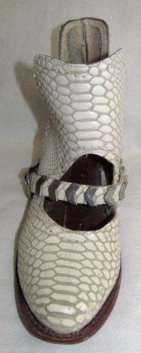Botas al tobillo FreeBird Blade de cuero de serpiente marfil envejecido con hebilla para mujer talla 8 - Imagen 3 de 11