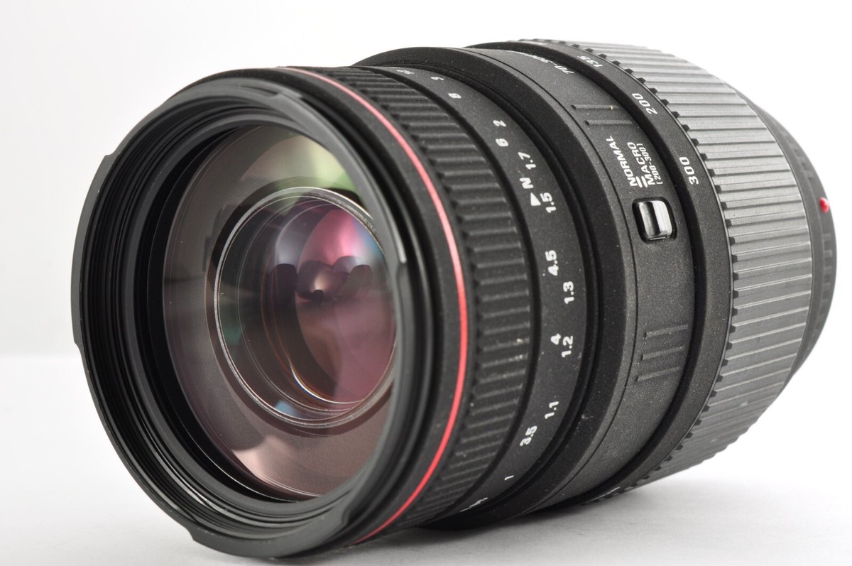 Sigma Apo DG 70-300mm f/4-5.6 Macro Zoom Lens for Minolta