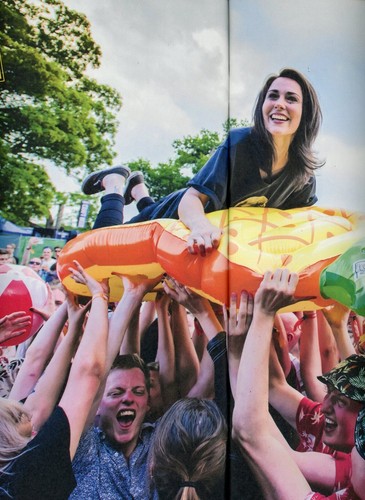 ROCK SOUND Magazine - Annual 50 Issue with Lights on the cover (Cover 1 of 4) - Picture 8 of 10