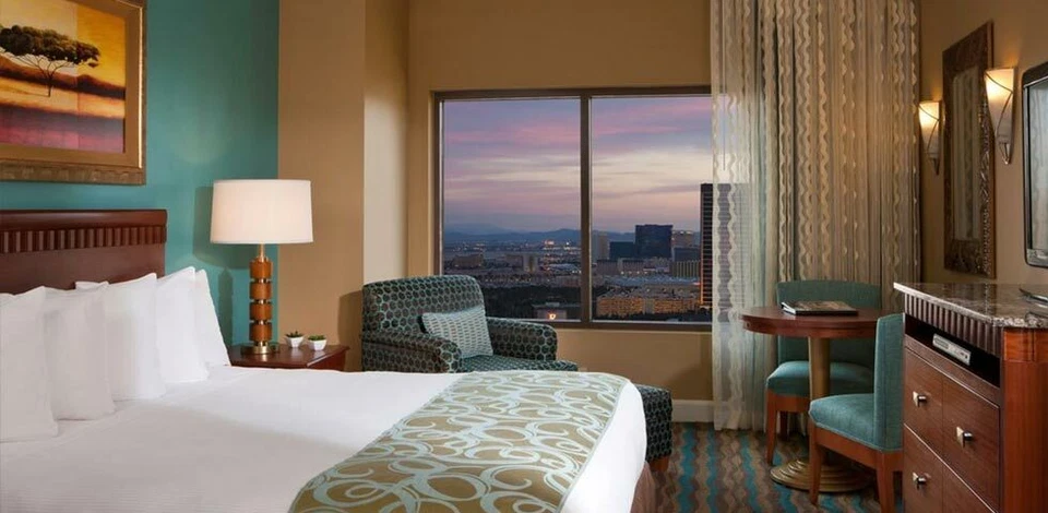 HILTON GRAND VACATION CLUB, ON THE BOULEVARD, 8,000 POINTS, ANNUAL, TIMESHARE - Image 3 of 4