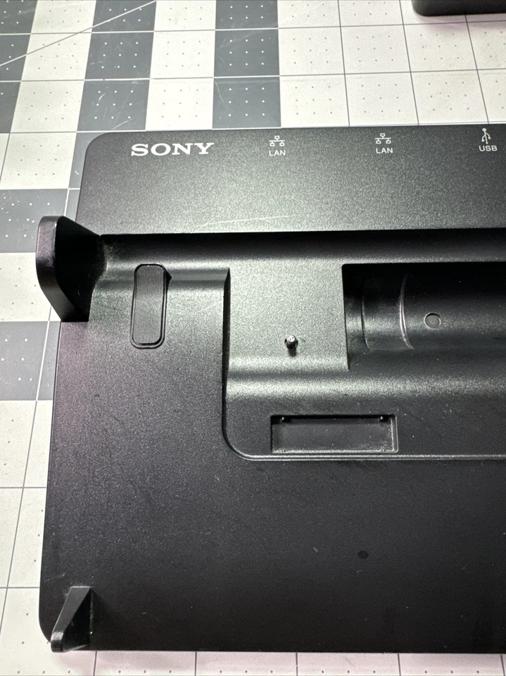 Replicador de puertos USB para computadora portátil Sony VGP-PRZ10 para estación de acoplamiento VPCZ1 usado Foto 2 de 4