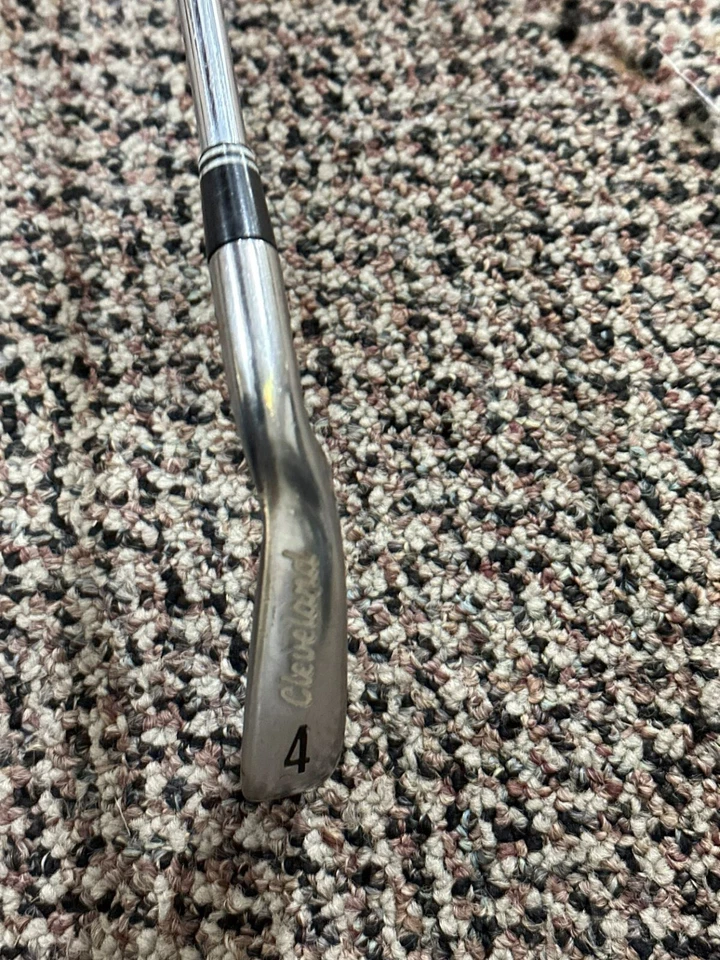 Cleveland Tour Action TA7 Tour 24° 4 Hierro DG Cuña Flex GP Tour Empuñadura de Terciopelo Foto 3 de 4