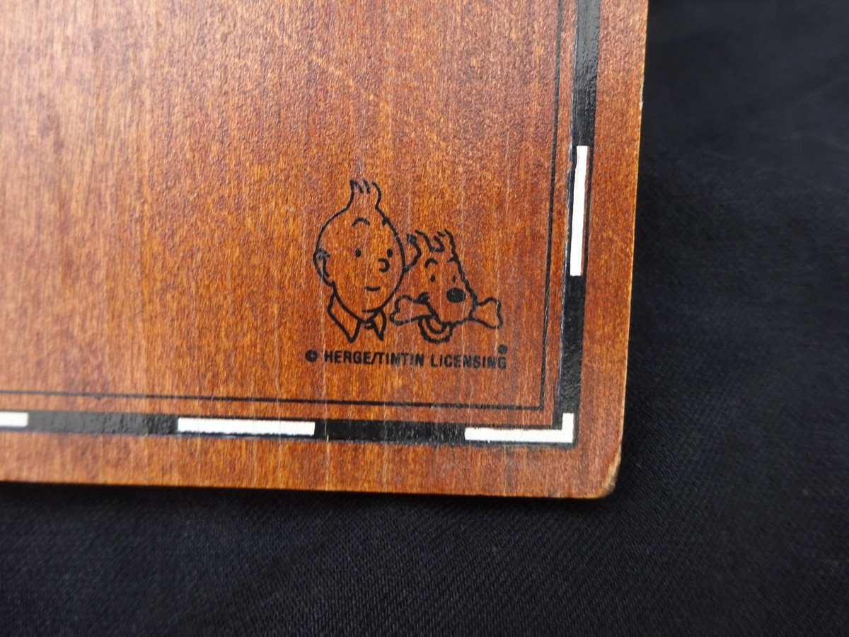 Tintin - Présentoir en bois Globe trotter + Montre Citime