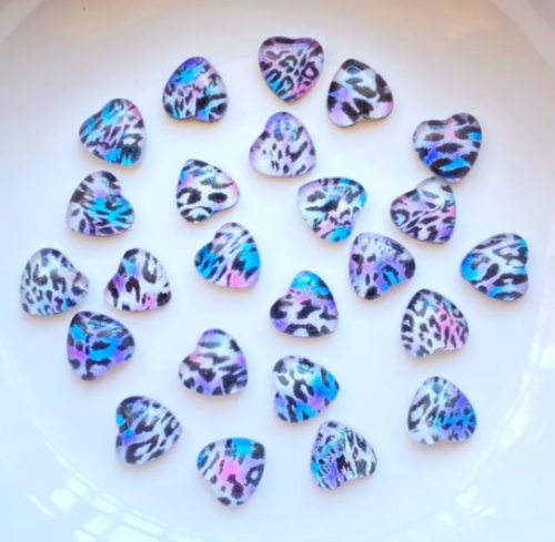 heart flat back cabochons, 8mm blue animal print resin embellishment, set of 20 - Picture 1 of 1