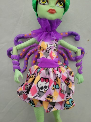 Monster High INNER MONSTER SHOCKINGLY SHY & SCARED SILLY Doll - Picture 5 of 12