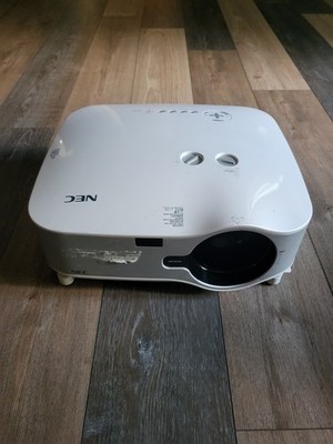NEC NP2000 XGA 3LCD 4000 Lumens LCD Large Venue Projector Parts Only Untested