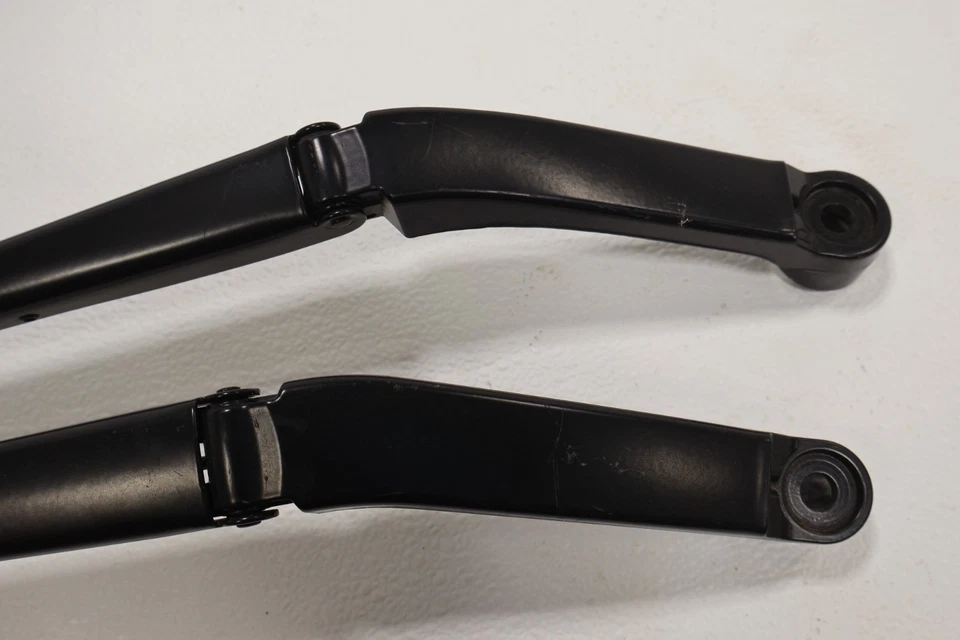 2015-2024 LEXUS RC300 RC350 BRAÇO LIMPADOR LATERAL ESQUERDO E DIREITO COM LÂMINA FABRICANTE DE EQUIPAMENTO ORIGINAL - Imagem 2 de 4